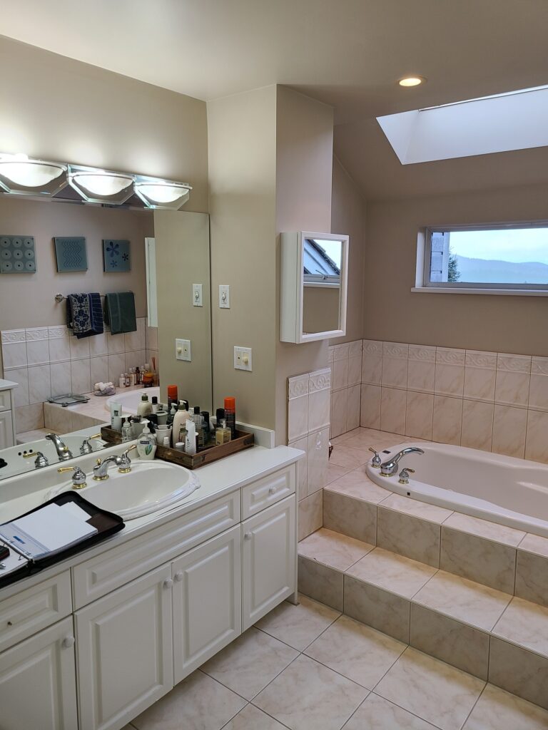 dated master ensuite before West Vancouver bathroom renovation